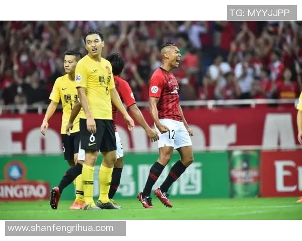 恒大与红钻十月二号激战正酣球迷期待精彩对决与精彩瞬间